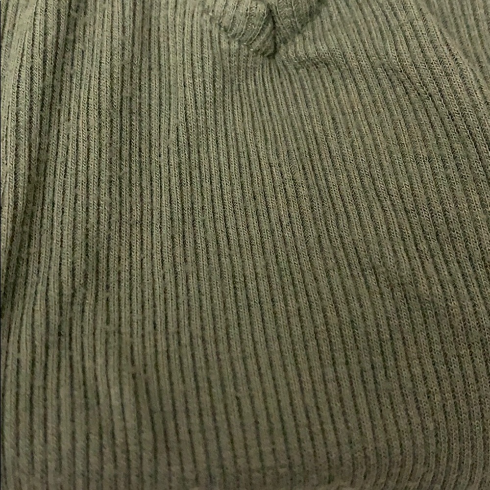 hollister criss cross shirt - Picture 3 of 3